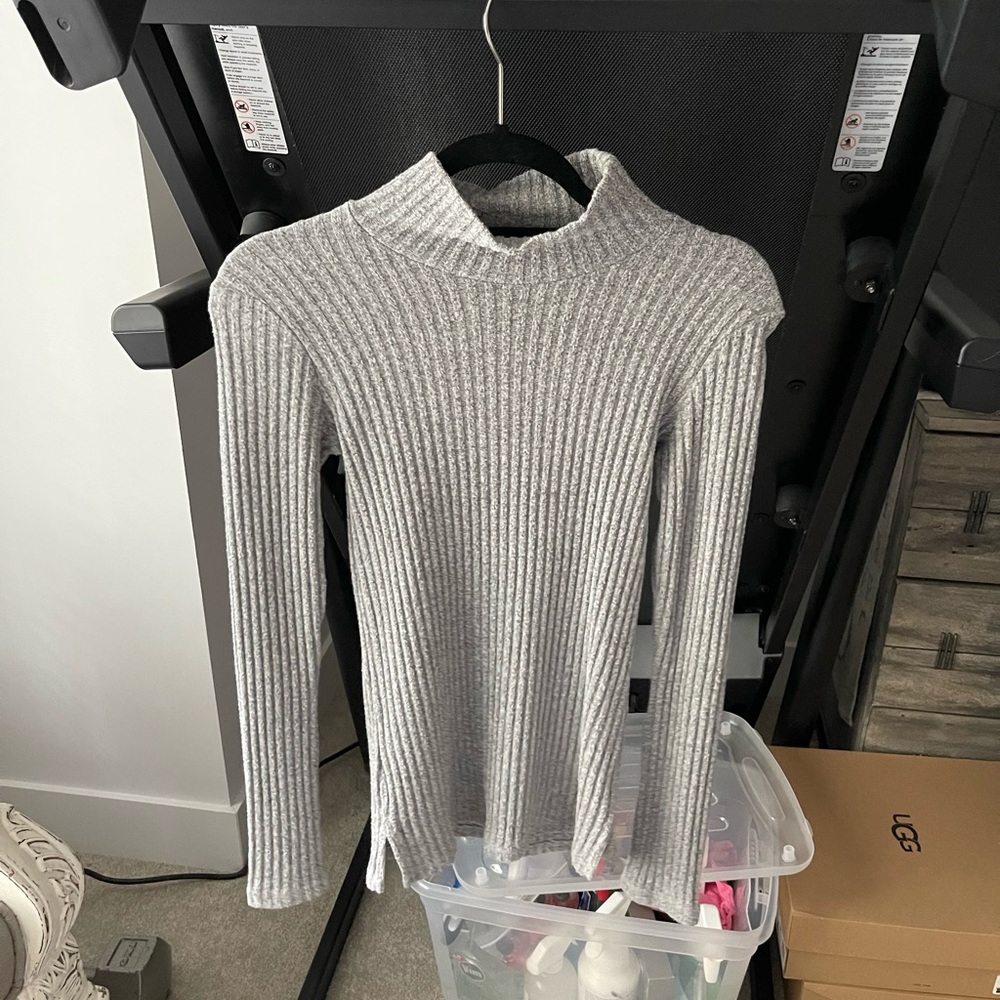 GREY TURTLE NECK BY ARITZIA